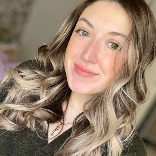 Jualianne Headshot Image